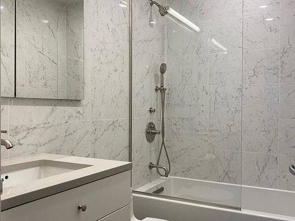3rd image of 2373 Broadway APT 934