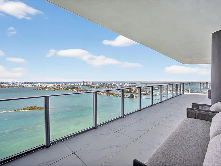 700 NE 24th St #Penthouse 5904 — Photo 28