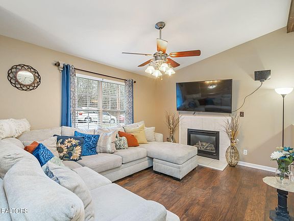 3rd image of 4014 Larigo Dr