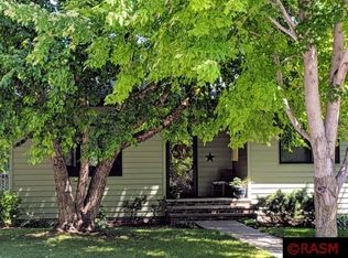 717 Grace St, Saint Peter, MN 56082