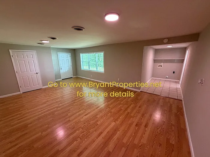 644 Carmel Ave — Photo 8