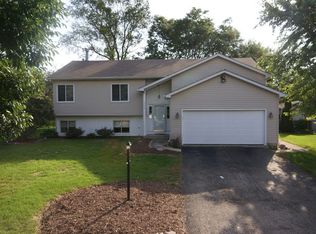 5S755 Timberlane Dr, Naperville, IL 60563