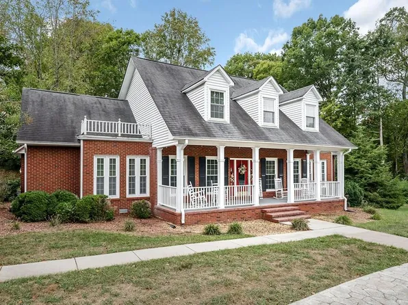 713 Russell Strausse Rd, Cookeville, TN 38501