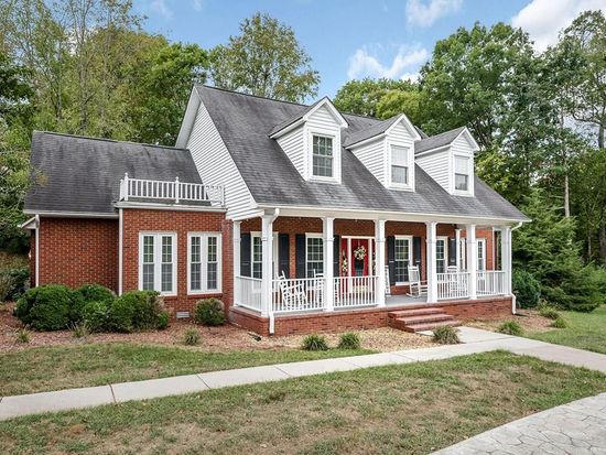 713 Russell Strausse Rd, Cookeville, TN 38501