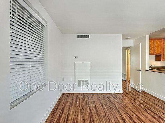 4th image of 732 Scotland St APT 4