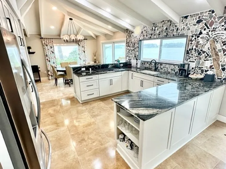 910 Santa Rosa Blvd — Photo 47