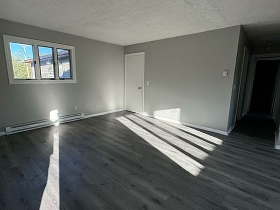 3rd image of 6621 Fairfield Ave #6621