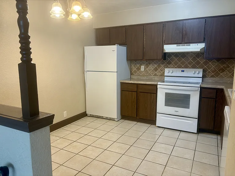 3416 W Richwoods Blvd — Photo 5