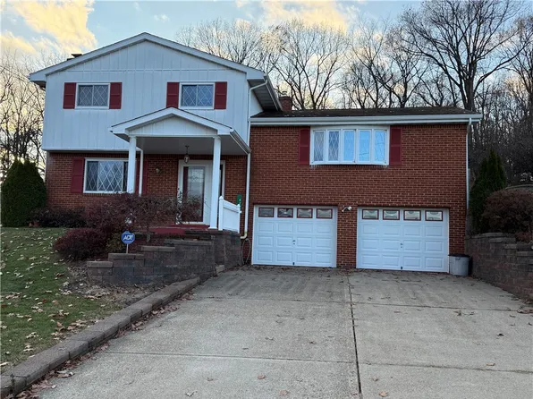 42 Maplewood Ct, Delmont, PA 15626