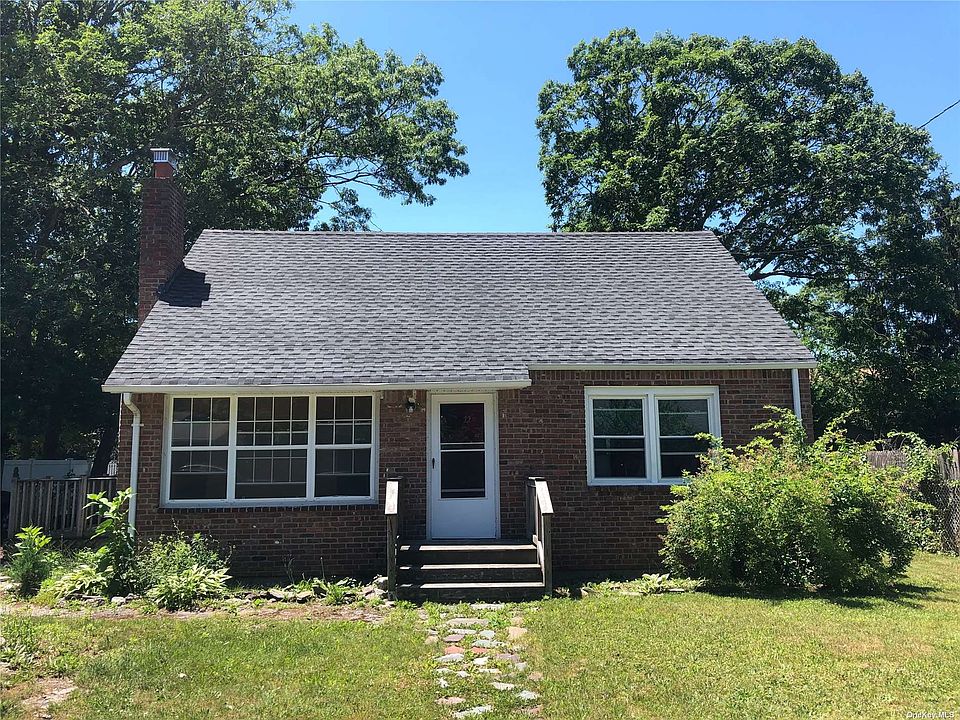 1st image of 22 Paul Dr