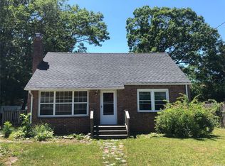 22 Paul Dr, Mastic, NY 11950
