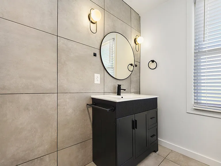 3317 Hill St — Photo 26