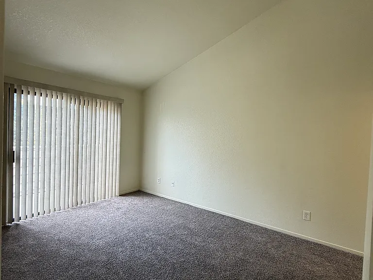 91 Golden Gate Cir — Photo 6