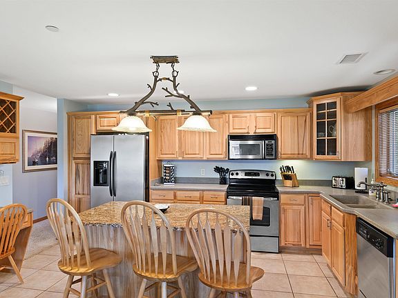 5th image of 1848-4 E 20th Ct #2404