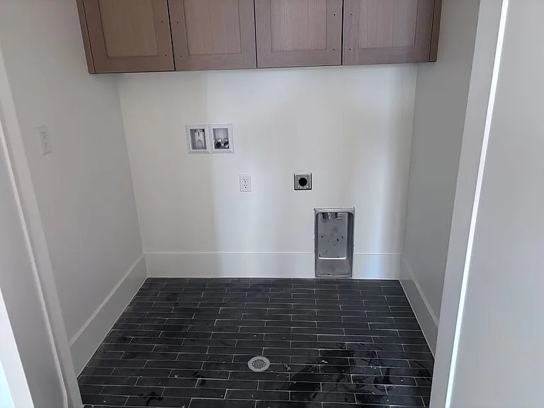 2688 E Rosedale Dr — Photo 20