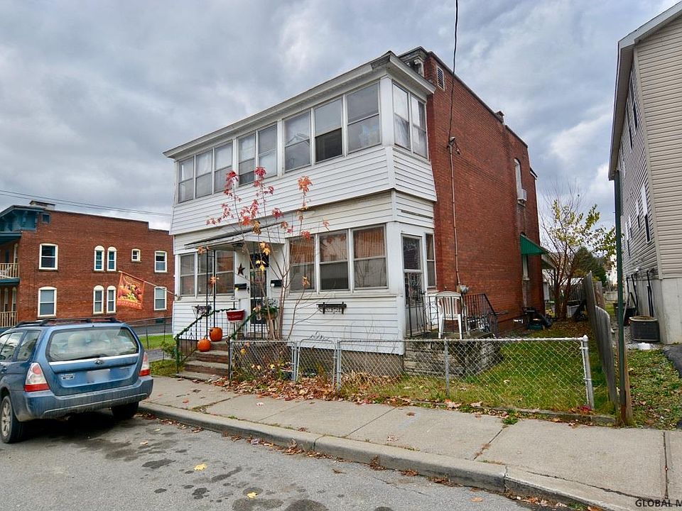 1st image of 41 Leonard St