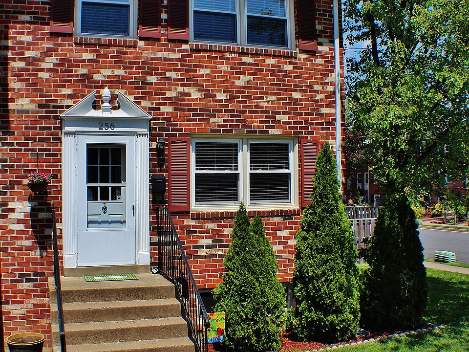 1st image of 256 Meadows Ln NE