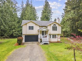1181 Shearwater Ln NW, Seabeck, WA