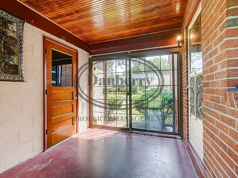 347 Darrow Ave — Photo 36