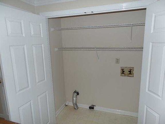 LAUNDRY AREA