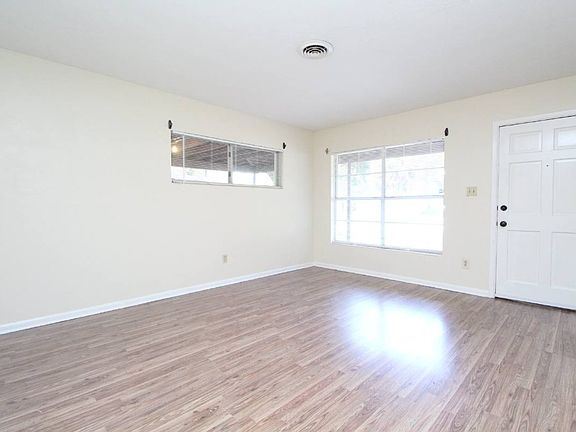 2nd image of 106 Saint Regis Dr
