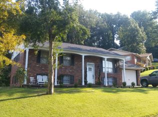 111 Brentwood Rd, Nitro, WV 25143