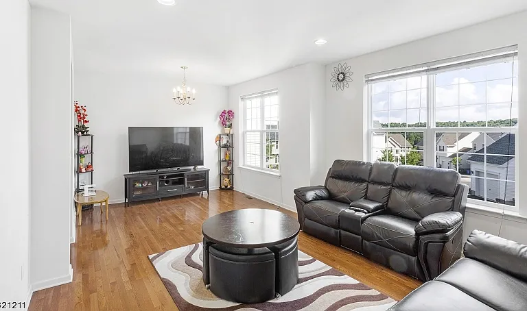 127 Sowers Dr — Photo 3