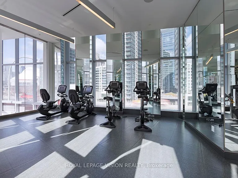 10 York St #1012 — Photo 15