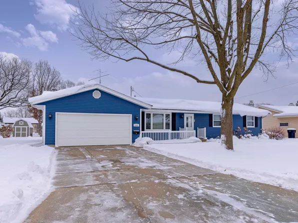 1510 Saint George Ln, Janesville, WI 53545