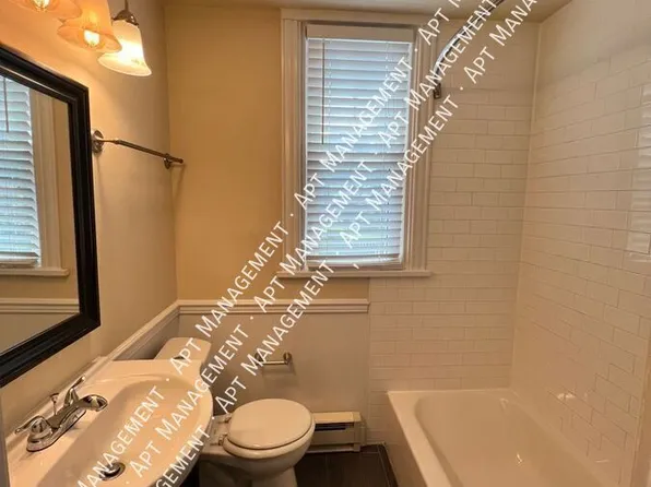 304 N Wayne Ave APT 1B, Wayne, PA 19087