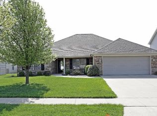 2945 Town Branch Rd, Lexington, KY 40511