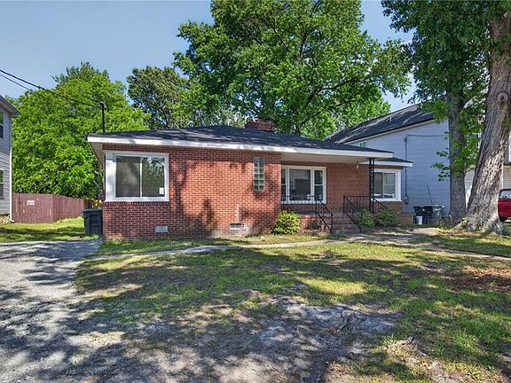 2nd image of 690 Greenbriar Ave