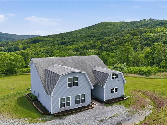 5th image of 70 Stoney View Dr