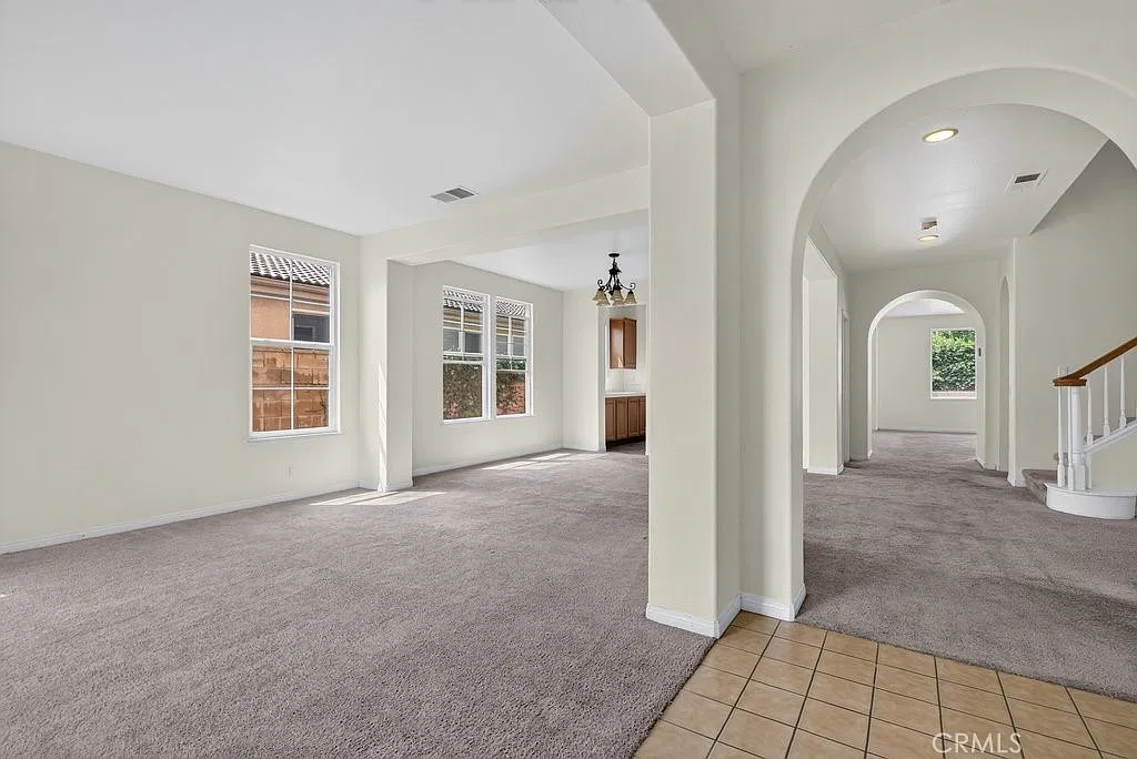 5 bed, 4.5 bath, 4148 sqft, $5,250 — Photo 4