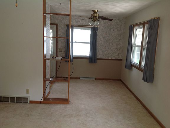 5th image of 2707 Holly Dr