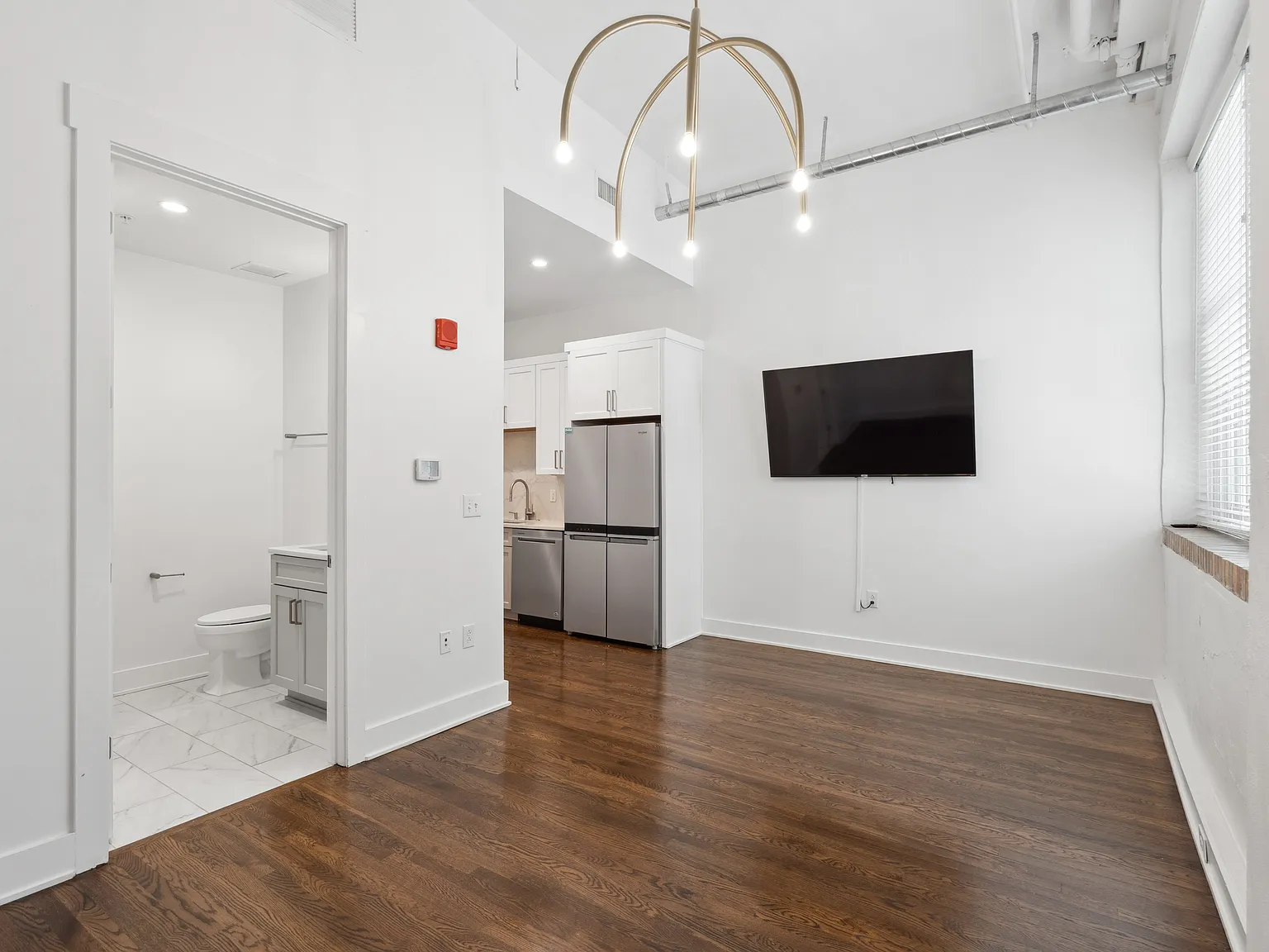 601 Madison St — Photo 3