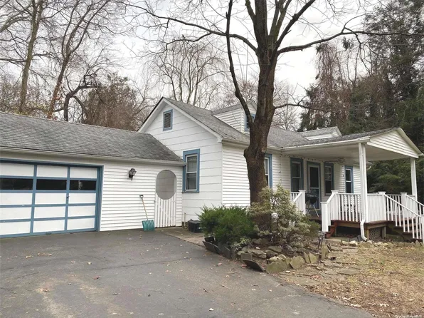 52 Deepdale Drive, Huntington Station, NY 11746