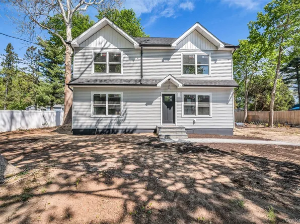 20 Lehigh Avenue, Centereach, NY 11720