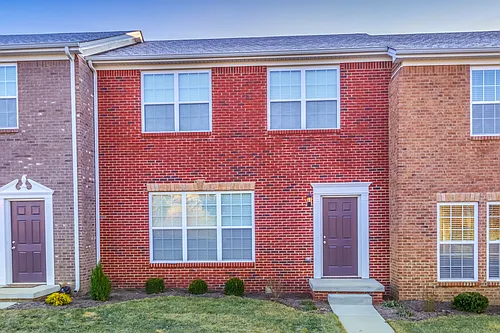 The Townhomes at Glasford Square Photo 1