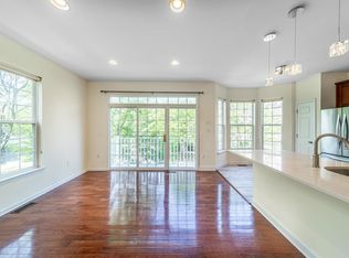 1 Carpenter Ct, Jersey City, NJ 07305