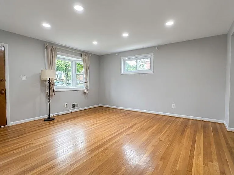 11115 Schuylkill Rd — Photo 8