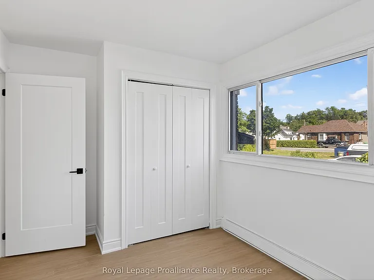 169 Hazlitt St #3 — Photo 10