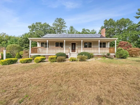 395 Center St, Pembroke, MA 02359