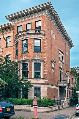 Sold by Brown Harris Stevens | media 23