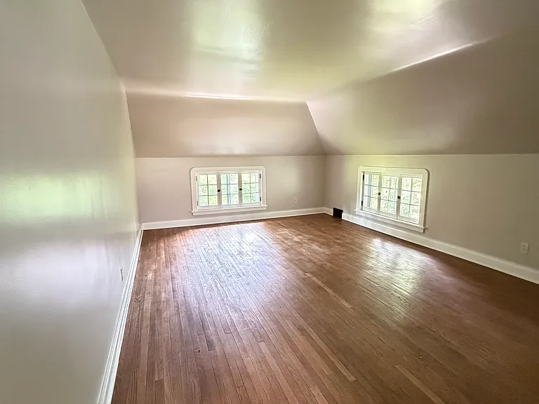 1st Bedroom looking from the Hallway