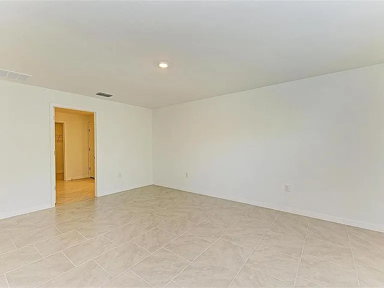 23444 Steeple Ave — Photo 12