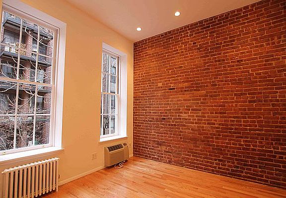 3rd image of 318 E 84th St APT 1R