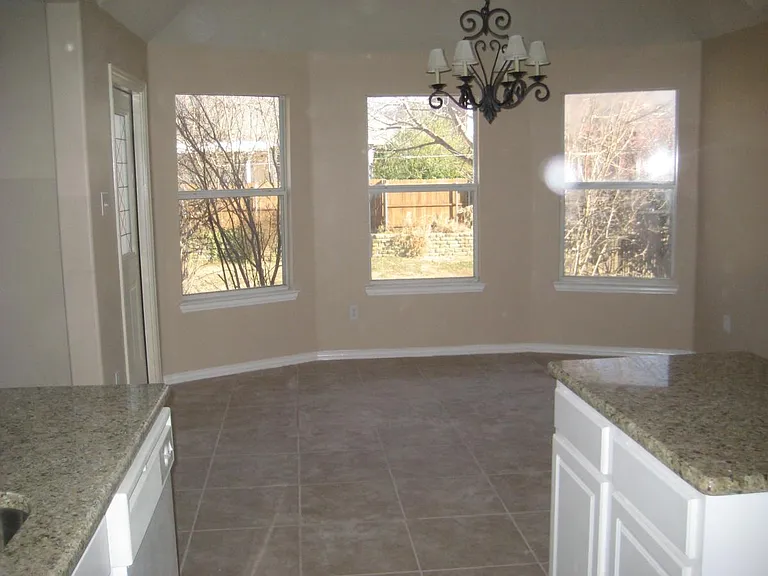 Breakfast area overlooking backyard