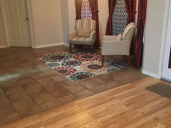 4th image of 82 Green Oak Cir