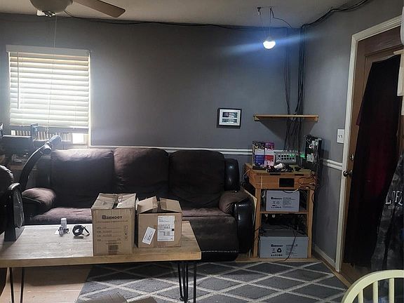 3rd image of 3231 Douglas Way Ln